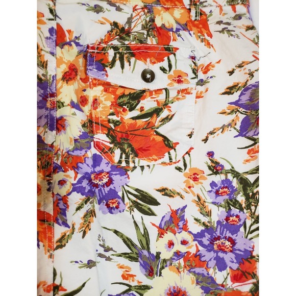 Women's Croft And Barrow White Floral Skirt Size 12 - Picture 3 of 4